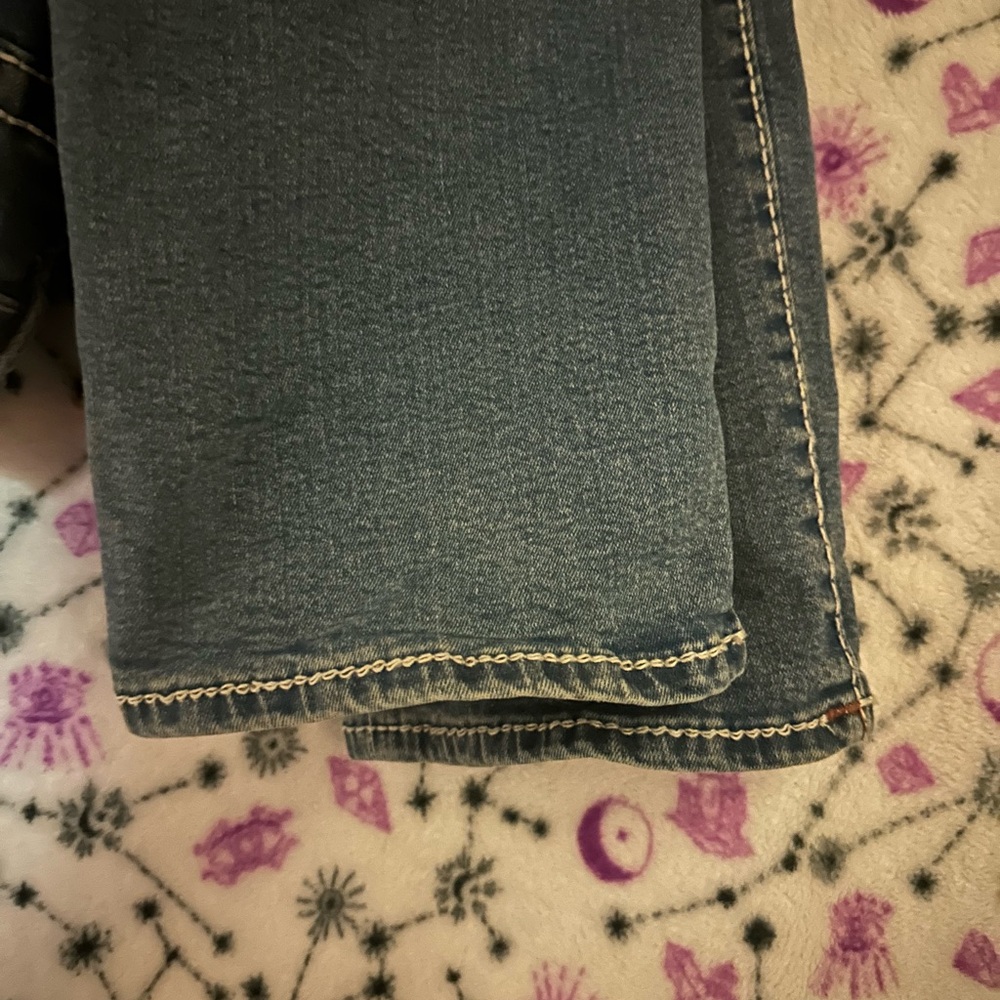 Men’s size 34 relaxed fit True Religion jeans